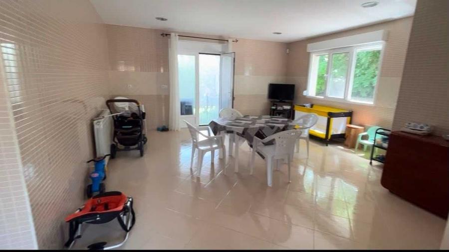 Casă cu 4 camere în Grivița