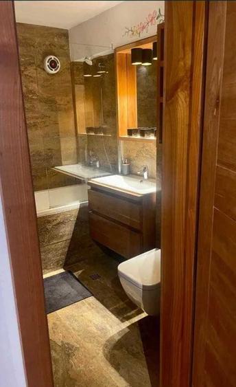 Apartament cu 3 camere decomandat în Ultracentral