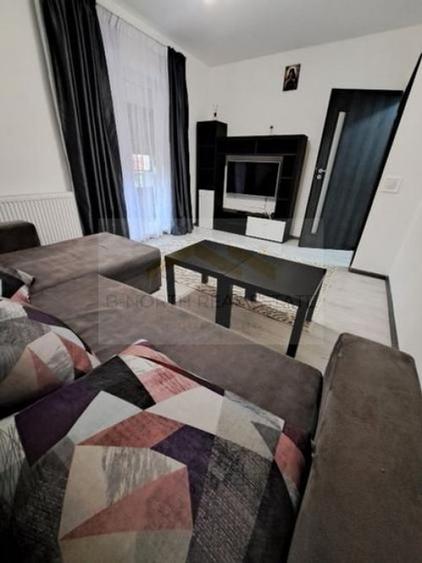 Apartament cu 2 camere decomandat în Roșu
