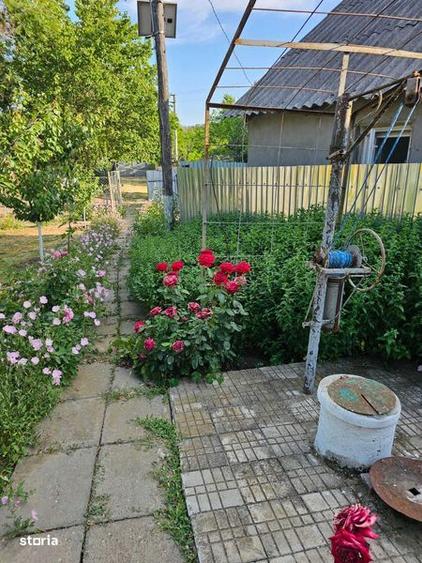 Casă cu 4 camere cu Teren 96 Mp în Oancea