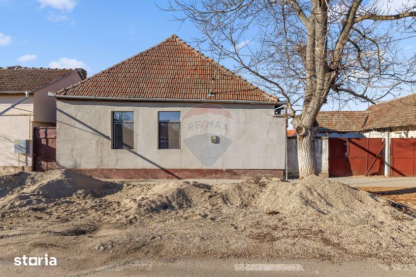 Casă cu 3 camere cu Teren 591 Mp în Vinga
