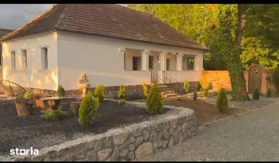 Casă cu 3 camere cu Teren 2000 Mp în Băcia