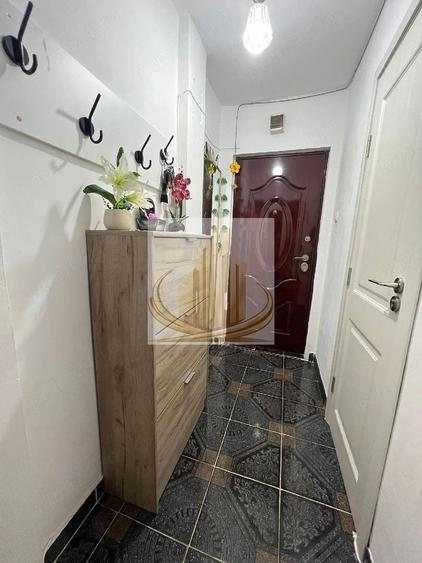 Apartament cu 2 camere semidecomandat în P-ța Doina
