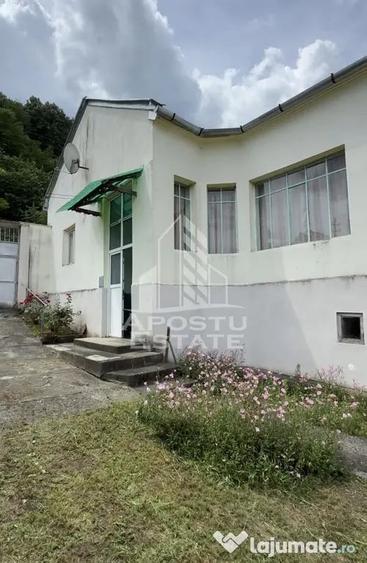 Casă cu 4 camere cu Teren 5000 Mp în Tisa