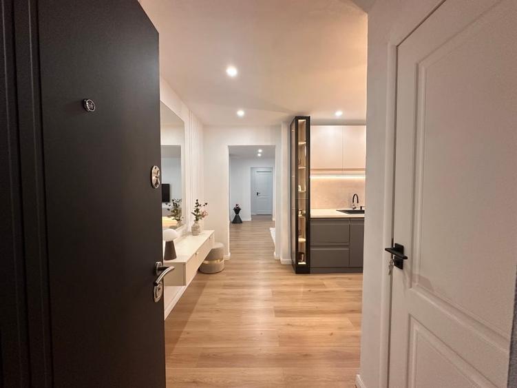 Apartament cu 2 camere semidecomandat, mobilat în Calea București
