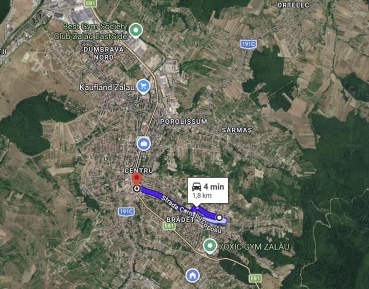 Casă individuală cu 4 camere cu Canalizare în Sud