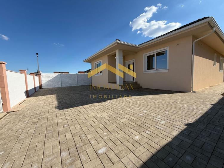 Casă individuală cu 4 camere cu Canalizare în Moșnița Nouă