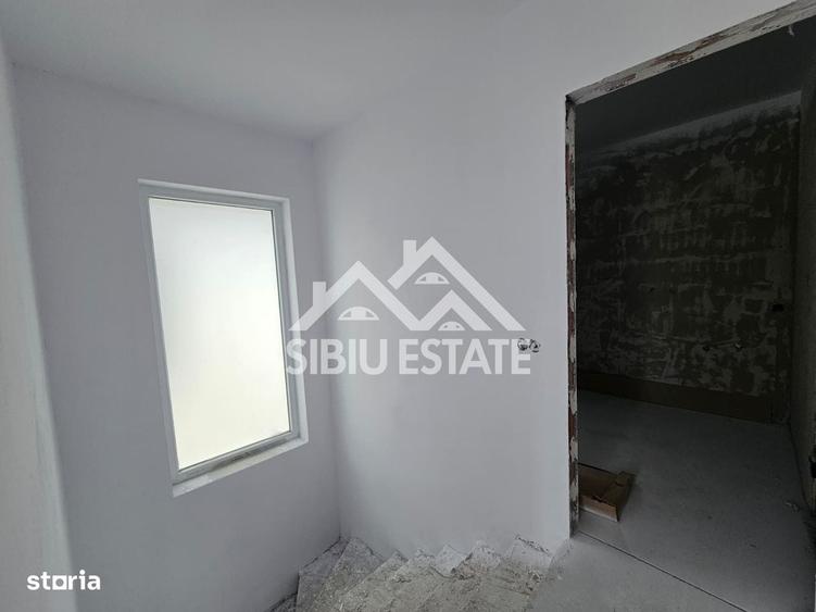 Casă cu 4 camere cu Teren 280 Mp în Central