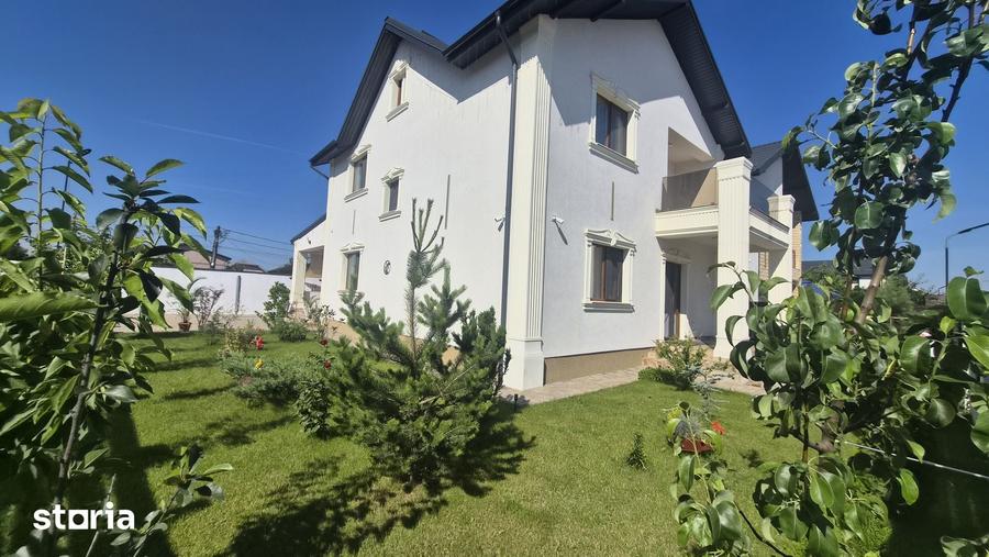 Casă cu 5 camere cu Teren 400 Mp în Central