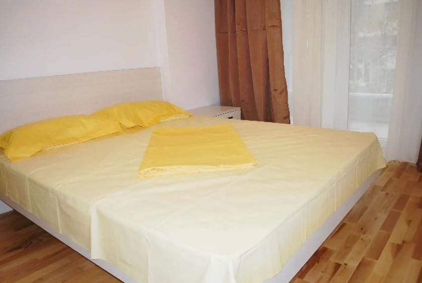 Apartament cu 2 camere decomandat, mobilat în Parcul Carol