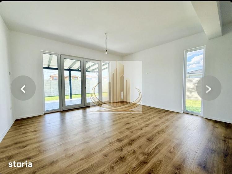 Duplex cu 5 camere cu Canalizare în Moșnița Nouă