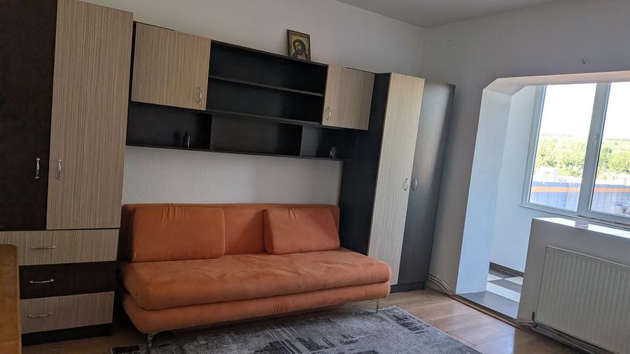 Garsonieră decomandată în Central