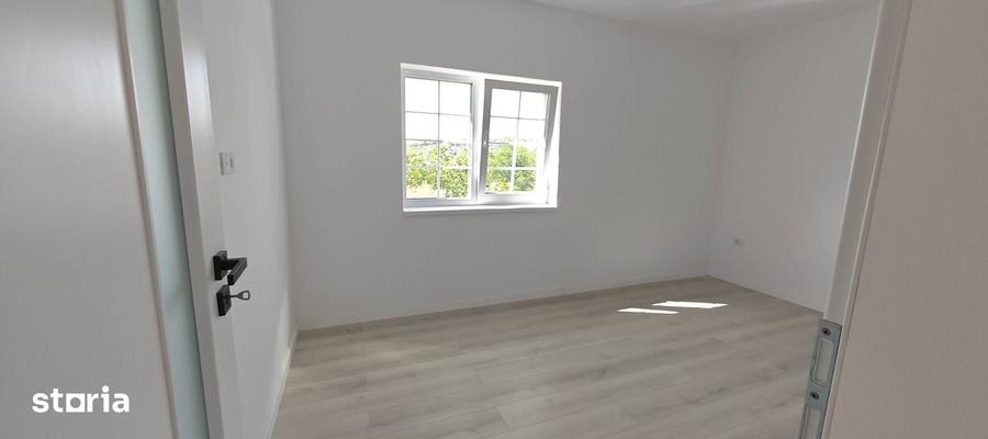 Casă cu 4 camere cu Teren 450 Mp în Miroslava