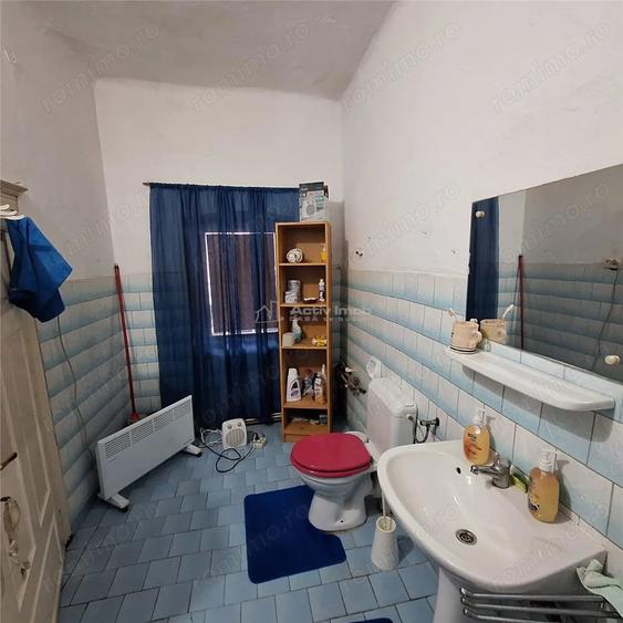 Casă cu 4 camere cu Teren 1000 Mp în Est