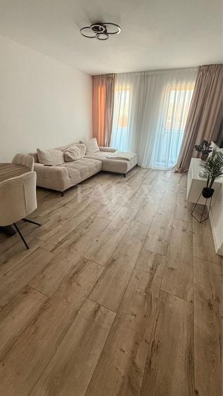 Apartament cu 3 camere decomandat, mobilat în Florești