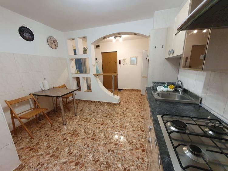 Apartament cu 2 camere decomandat în Drumul Sării