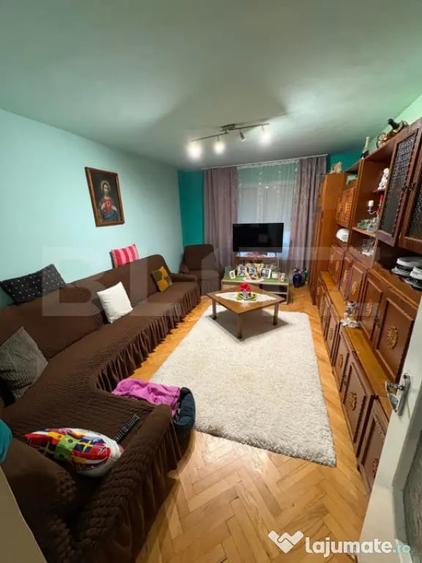 Apartament cu 4 camere decomandat, mobilat în Sângeorgiu de Mureș