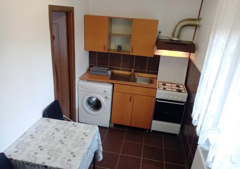 Apartament cu 2 camere semidecomandat, mobilat în Dorobanți