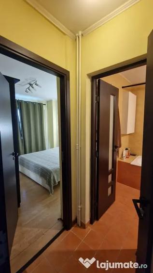 Apartament cu 3 camere semidecomandat în 13 Septembrie