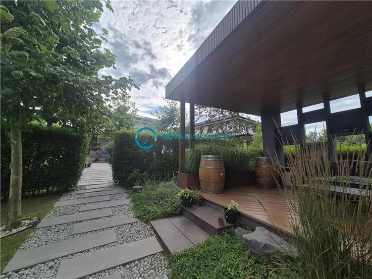 Duplex cu 5 camere cu Piscina în Păulești