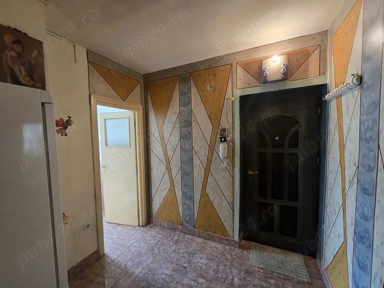 Apartament cu 2 camere semidecomandat în Independenței