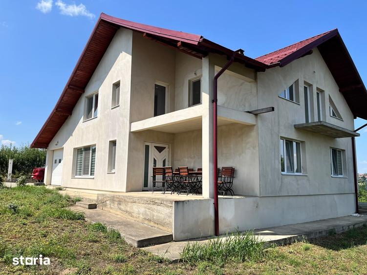 Casă cu 6 camere cu Teren 2200 Mp în Central