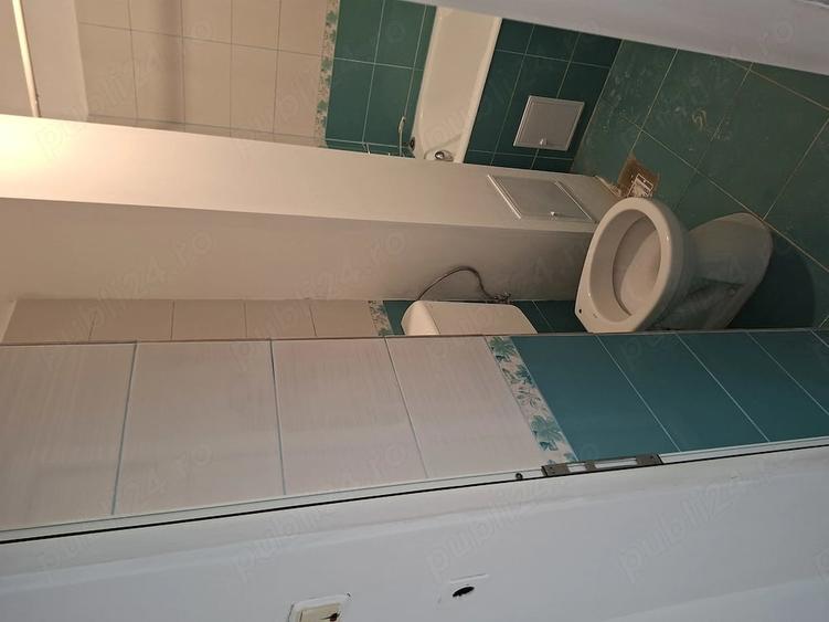 Apartament cu 3 camere decomandat în Exterior Vest