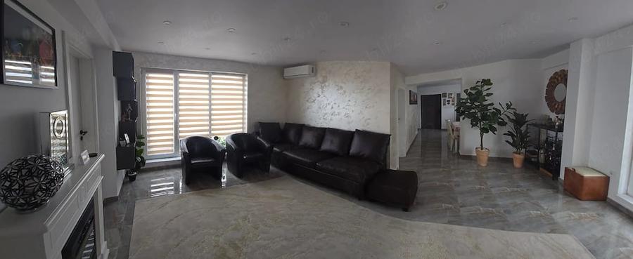 Apartament cu 3 camere semidecomandat în Apărătorii Patriei