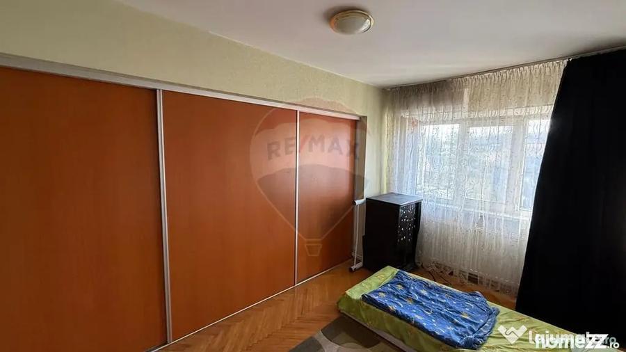 Apartament cu 4 camere decomandat în Ultracentral