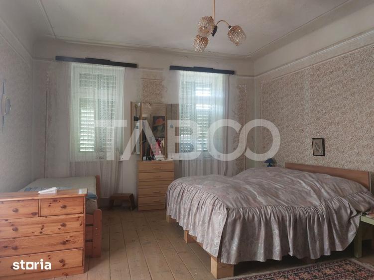 Casă cu 4 camere cu Teren 759 Mp în Central