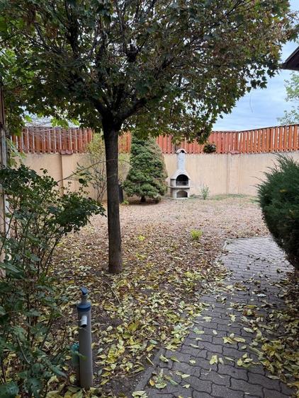 Casă individuală cu 5 camere cu Canalizare în Lipovei