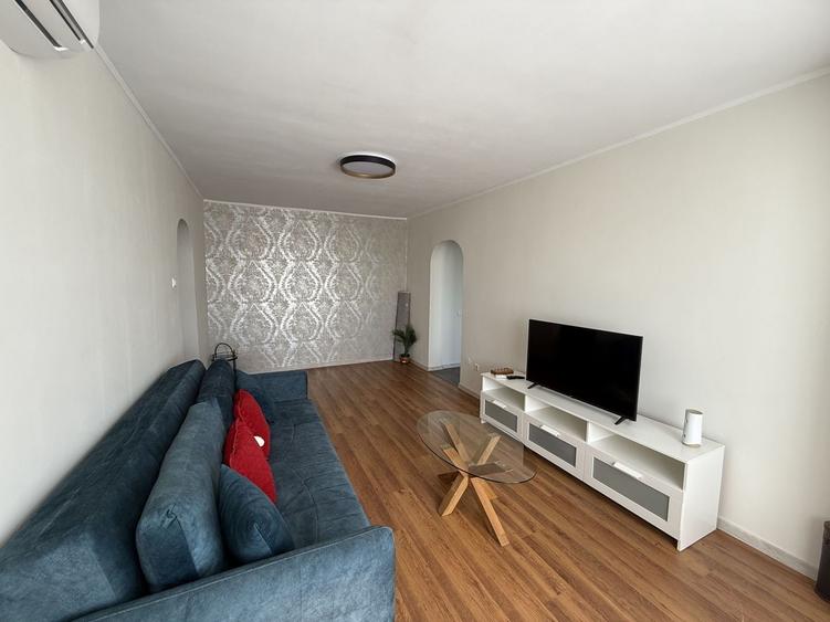 Apartament cu 2 camere semidecomandat, mobilat în Colentina