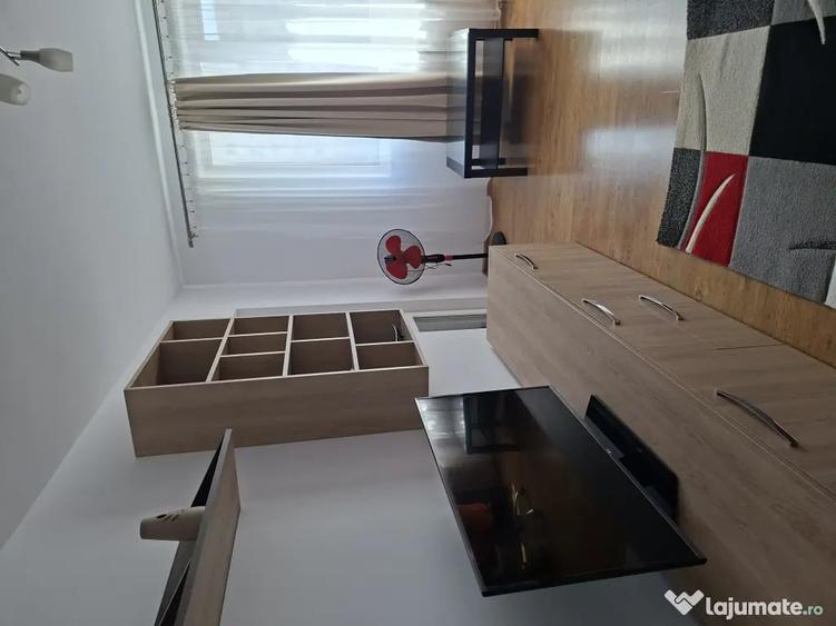 Apartament cu 3 camere decomandat în Berceni