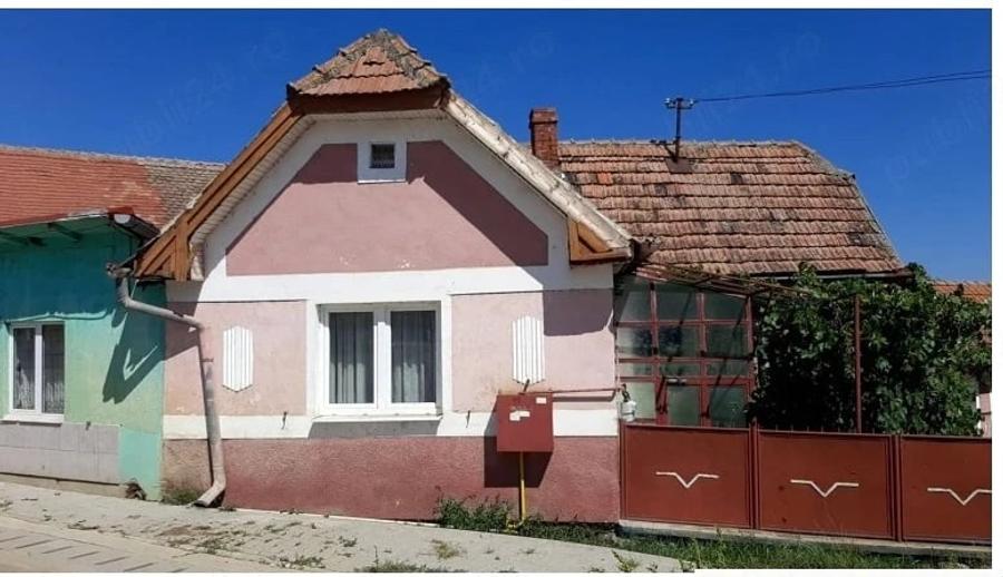Casă cu Teren 900 Mp în Hamba