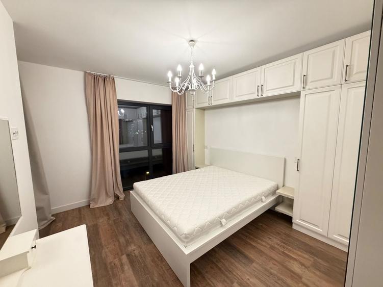 Apartament cu 3 camere decomandat, mobilat în P-ta Presei Libere