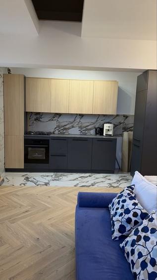 Apartament cu 3 camere în Dumbrăvița