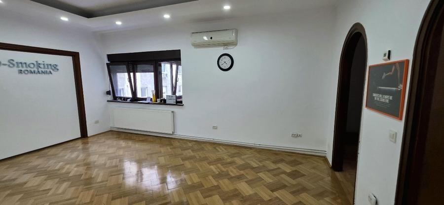 Apartament cu 4 camere decomandat, mobilat în Dacia