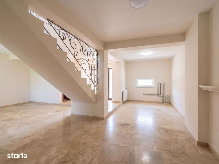 Casă cu 4 camere în Central