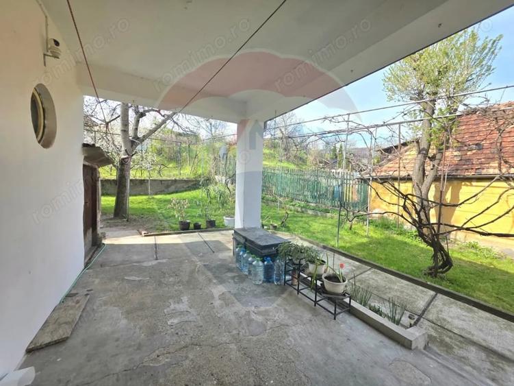Casă cu 3 camere cu Teren 655 Mp în Sud