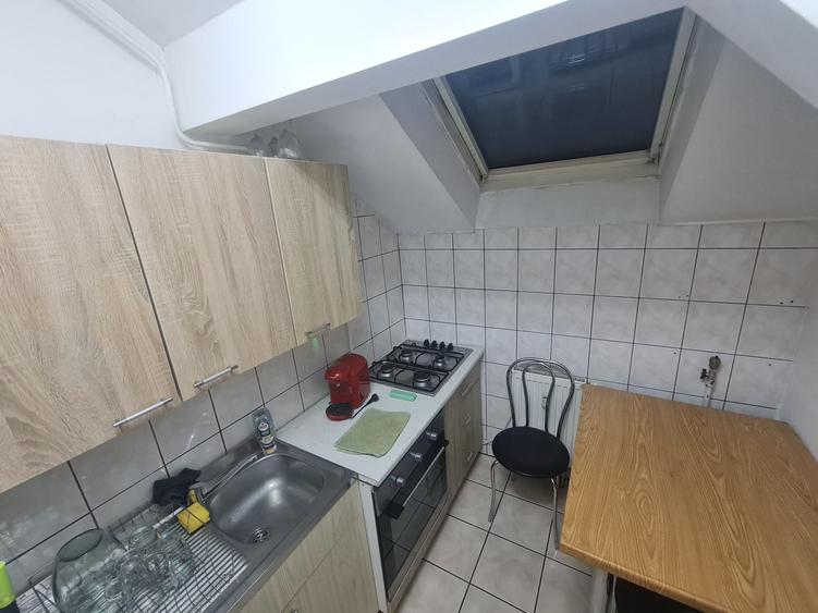 Garsonieră decomandată în Central
