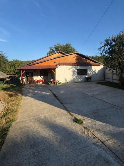 Casă cu 4 camere în Exterior Vest