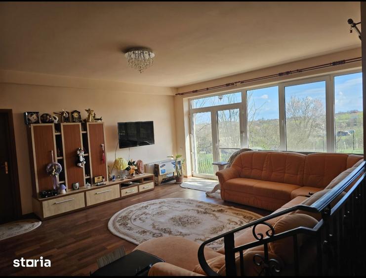 Casă cu 5 camere cu Teren 2300 Mp în Tureni