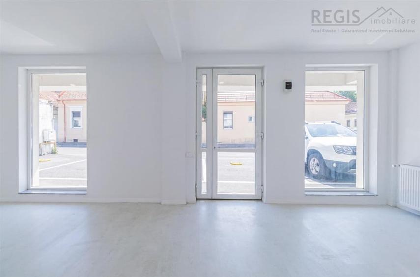 Spațiu comercial, de 64 mp, în Central