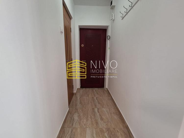 Apartament cu 3 camere semidecomandat, mobilat în Ady