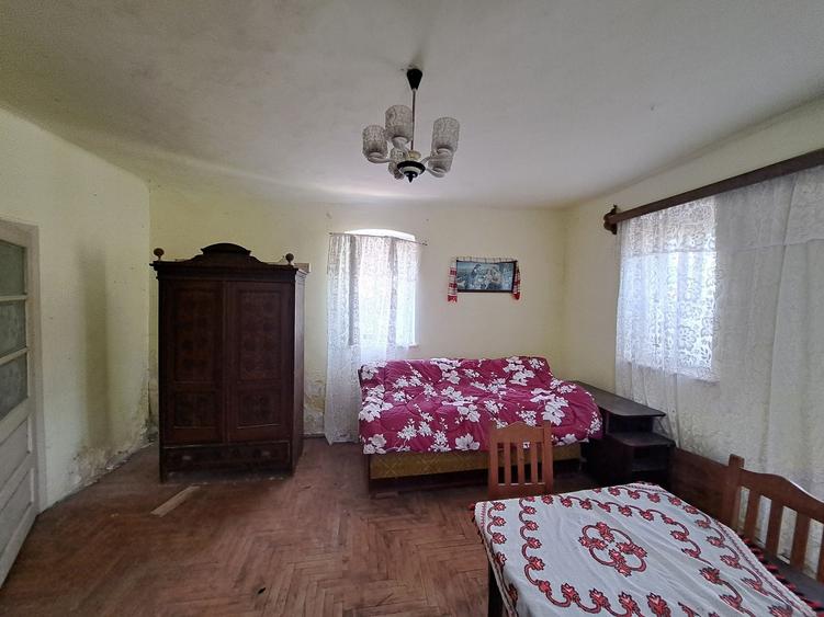 Casă cu 4 camere în Târgoviște