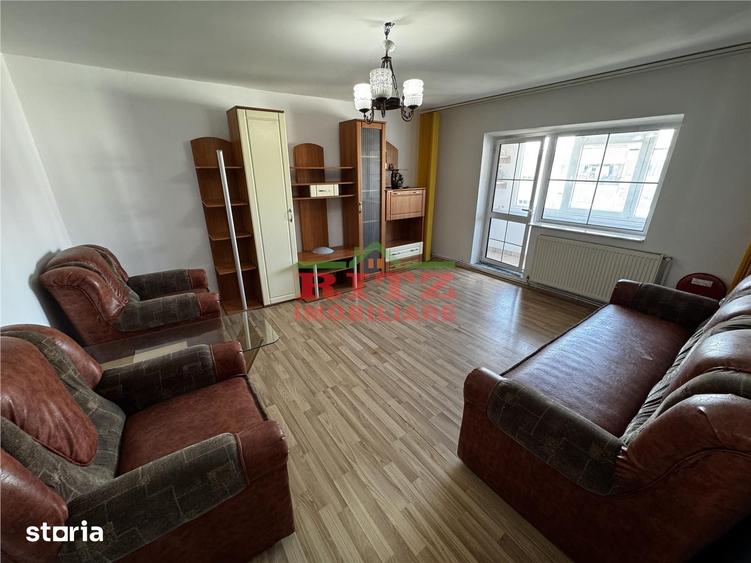 Apartament cu 3 camere decomandat în Tineretului