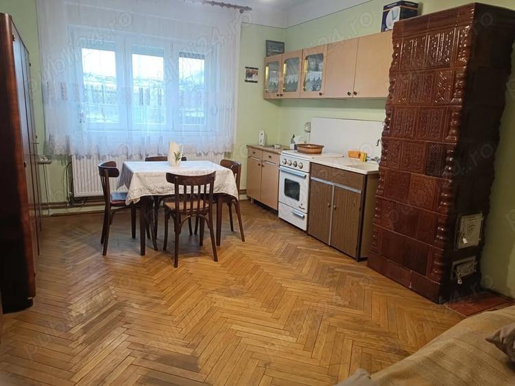 Casă cu 3 camere cu Teren 720 Mp în Central