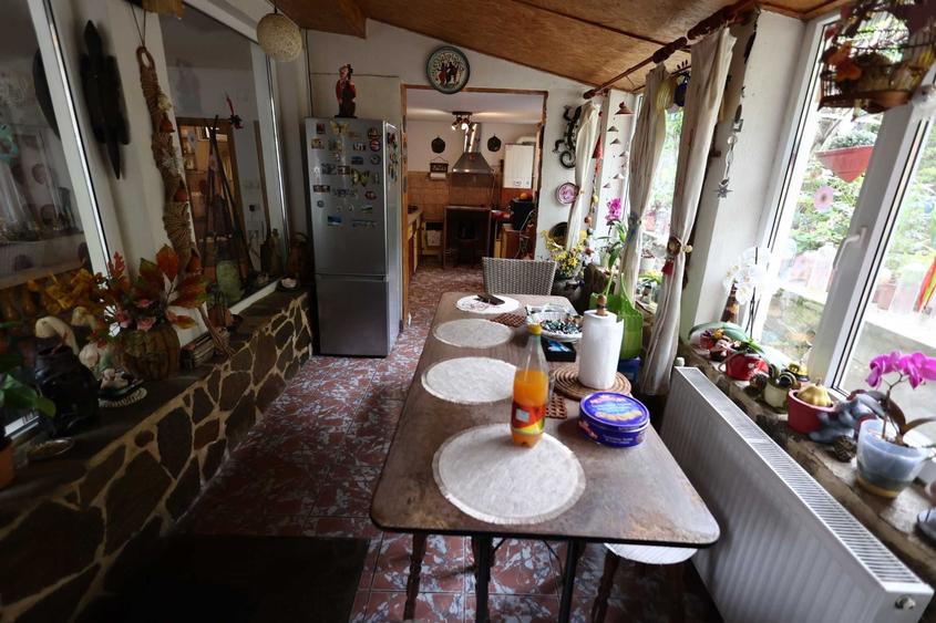 Casă cu 4 camere în Muncitoresc