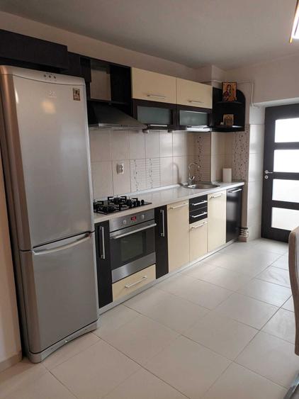 Apartament cu 3 camere decomandat în Cug