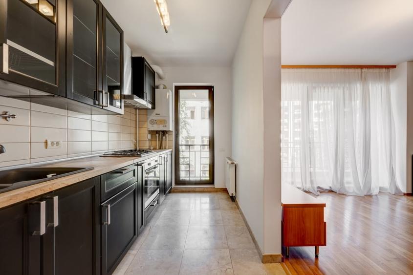 Apartament cu 3 camere decomandat, mobilat în Sisești